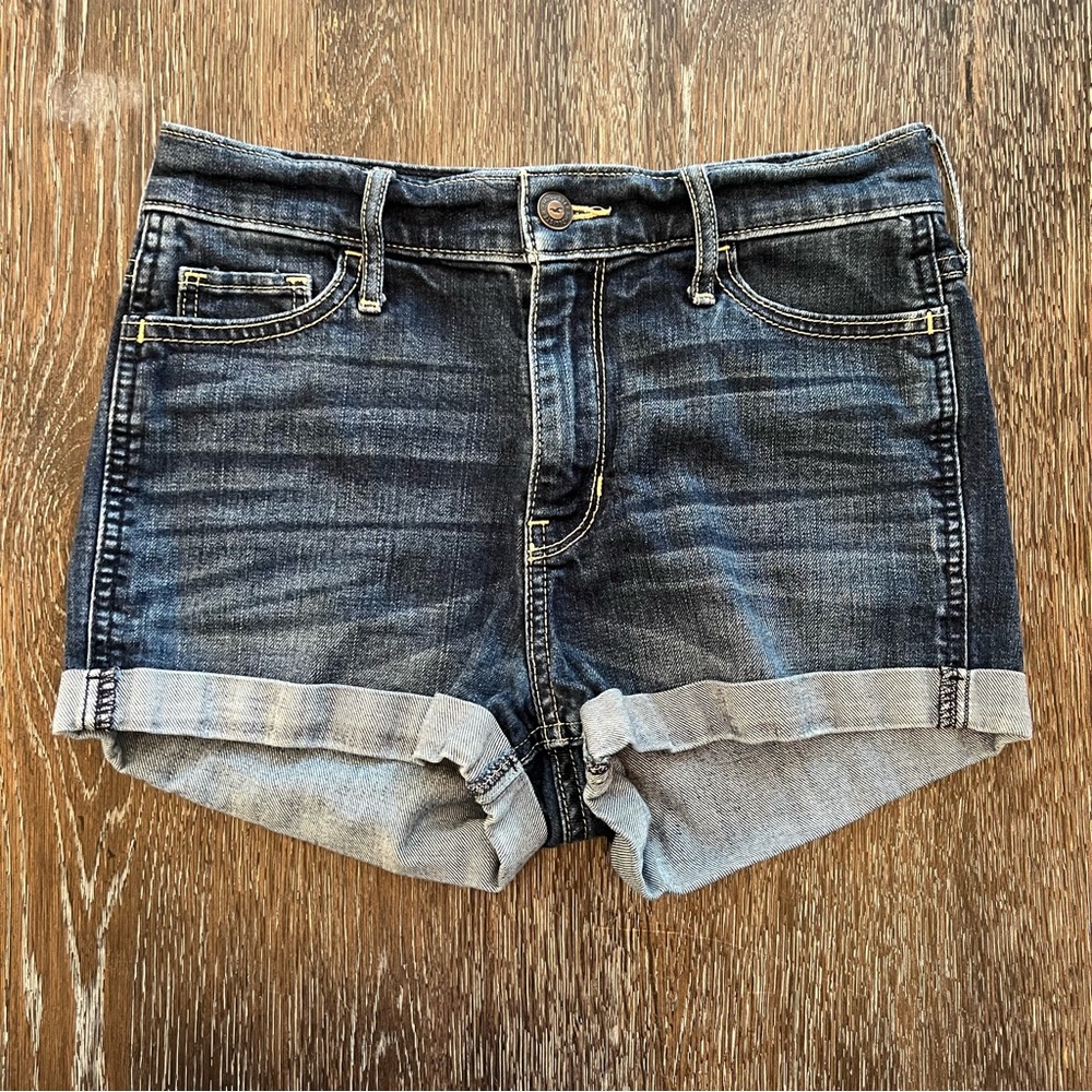 Hollister High Rise Cuffed Denim Blue Jean Short-Shorts Size 1 W 25